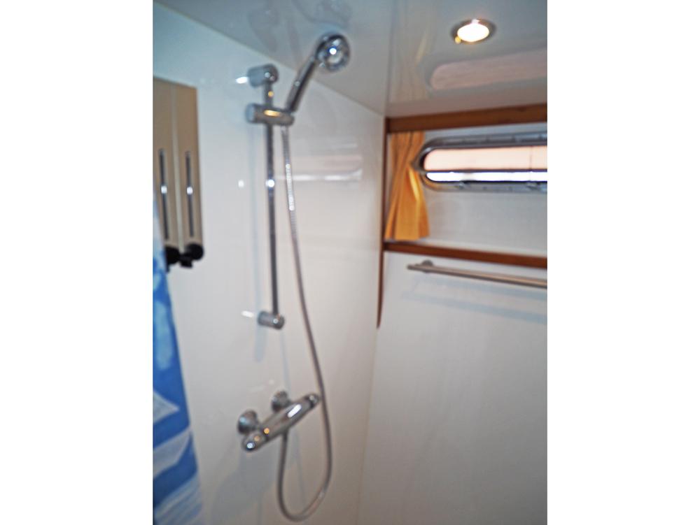 Aft cabin, Accommodation